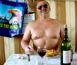 Čovjek koji je pobijedio Amazonu (Big River Man), red. John Maringouin, Molly Lynch