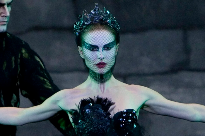 <em>Crni labud</em> (<em>Black Swan</em>), red. Darren Aronofsky, SAD, 2010.