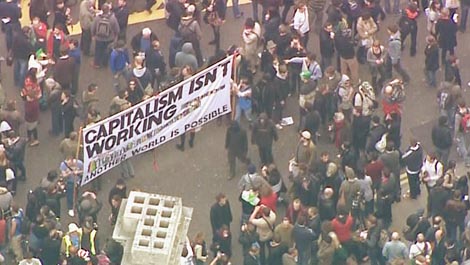 Doktrina šoka (The Shock Doctrine), red. Michael Winterbottom, Mat Whitecross