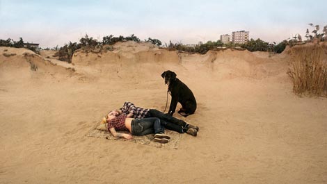 Golub sjedi na grani i promišlja egzistenciju (En duva satt på en gren och funderade på tillvaron), red. Roy Andersson