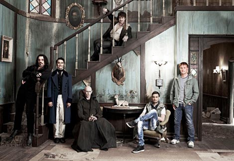 Kad padne mrak (What We Do in the Shadows), red. Jemaine Clement, Taika Waititi