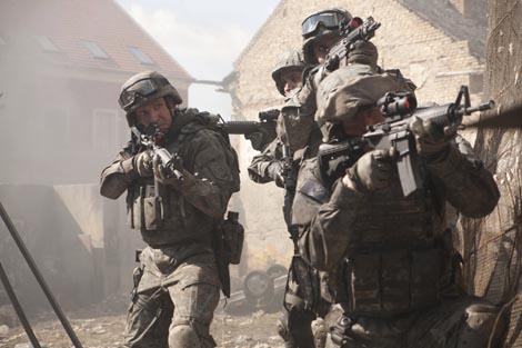 Koriolan (Coriolanus), red. Ralph Fiennes