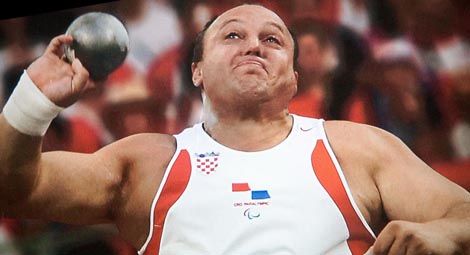 Kralj, red. Dejan Aćimović