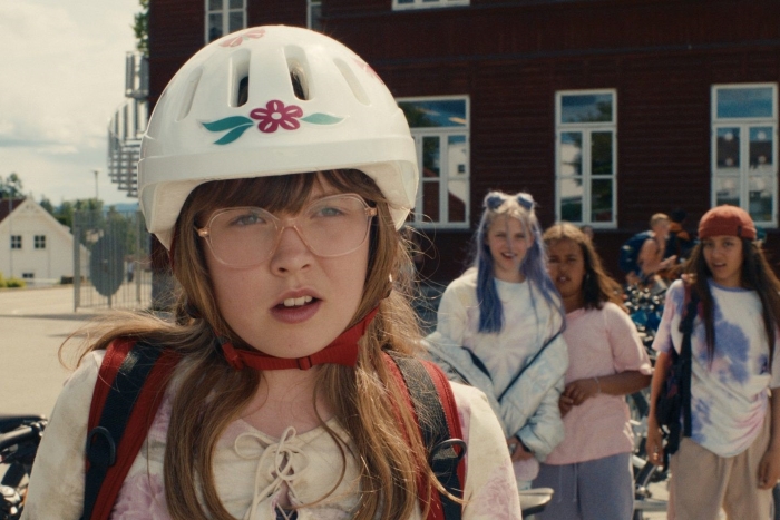 <em>Kraljica plesa</em> (<em>Dancing Queen</em>), red. Aurora Gossé