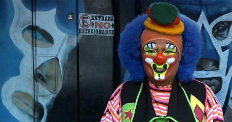 Kratke lopte (Short Plays), red. Bobo Jelčić, Gaspard Noé, Apichatpong Weerasethakul, Viktor Kosakovski, Carlos Reygadas, Danuel Gruener, Koena Mortiera, Rune Denstad Langlo, Vincent Gallo, Juan Carlos Valdivia i dr.