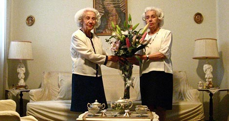 Kratke lopte (Short Plays), red. Bobo Jelčić, Gaspard Noé, Apichatpong Weerasethakul, Viktor Kosakovski, Carlos Reygadas, Danuel Gruener, Koena Mortiera, Rune Denstad Langlo, Vincent Gallo, Juan Carlos Valdivia i dr.