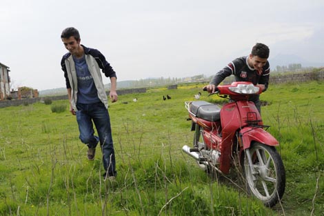 Krvna osveta (The Forgiveness of Blood), red. Joshua Martson