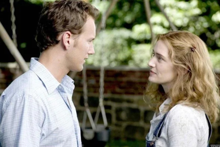 <em>Little Children</em>, red. Todd Field, 2006.