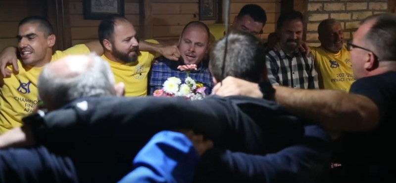 <em>Mi se time bavimo</em>, red. Josip Visković