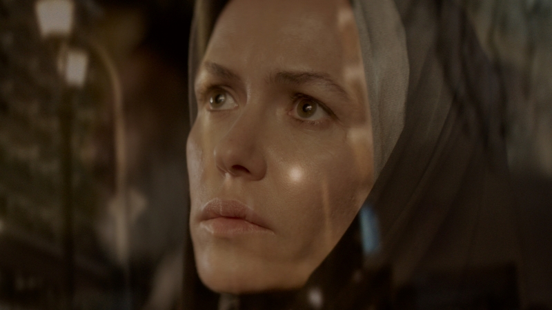 <em>Pari</em>, red. Siamaka Etemadija