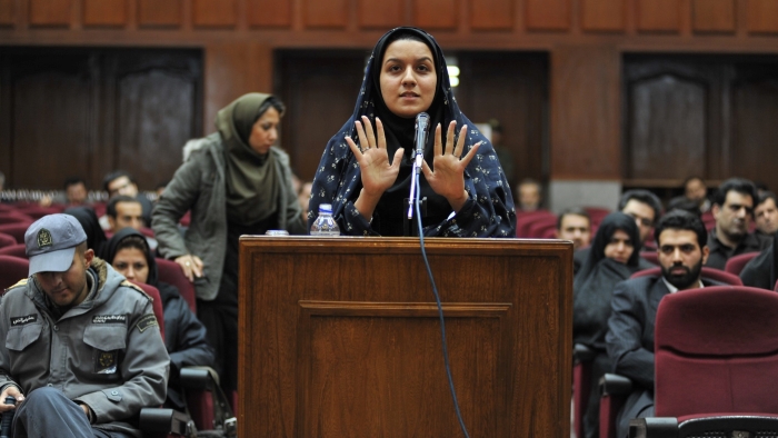 <em>Sedam zima u Teheranu</em> (<em>Sieben Winter in Teheran</em>), red. Steffi Niederzoll