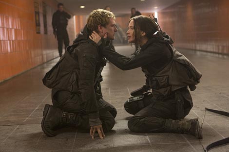 Igre gladi: Šojka rugalica 2. dio (The Hunger Games: Mockingjay – Part 2), red. Francis Lawrence