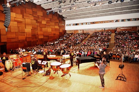 Udaraljkaški ansambl Sudar i Matej Meštrović, KD Vatroslav Lisinski, 21. travnja 2013., foto: Dinko Bažulić