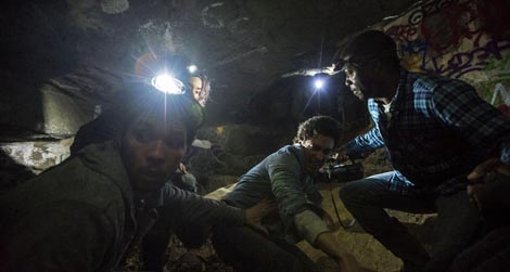 U maraku katakombe (As Above, So Below), red. John Erick Dowdle