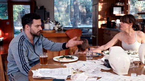 U potrazi za vatrom (Digging for Fire), red. Joe Swanberg